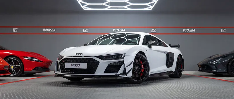 Sportwagen bei Kraska Automobile – elegante Kulisse