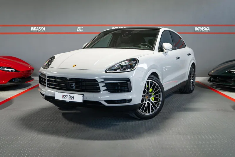 Porsche Cayenne im Showroom von Kraska Automobile