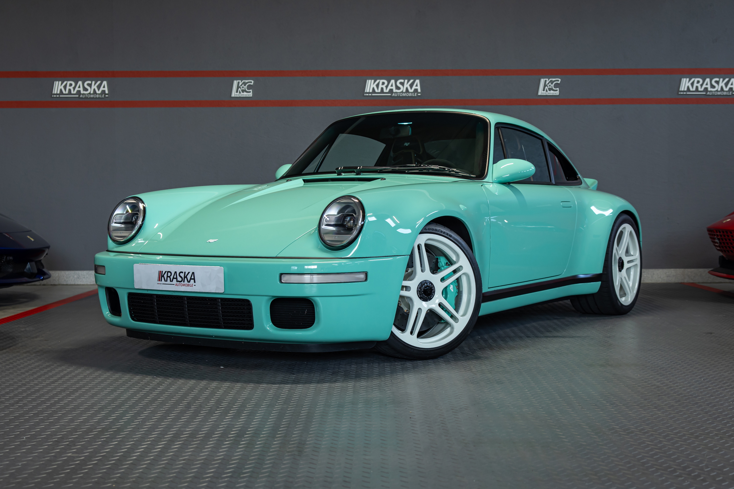 RUF Sportwagen im Showroom von Kraska Automobile
